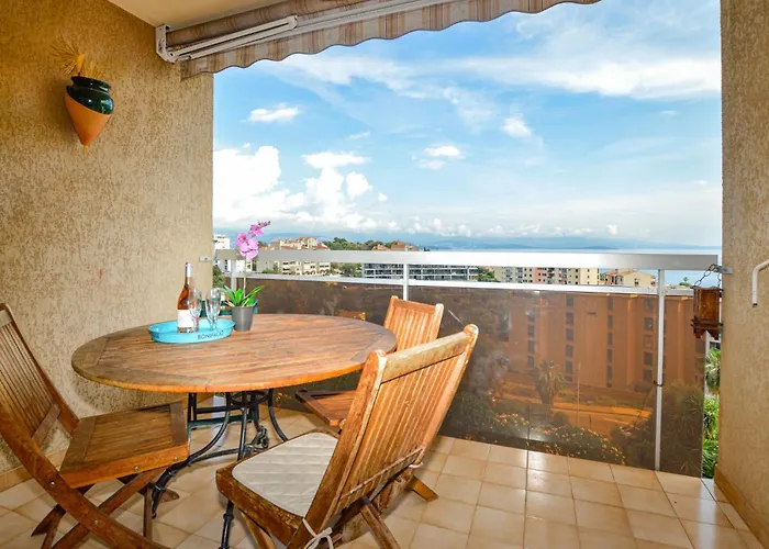 Apartment Cozy In With Wifi Ajaccio (Corsica)